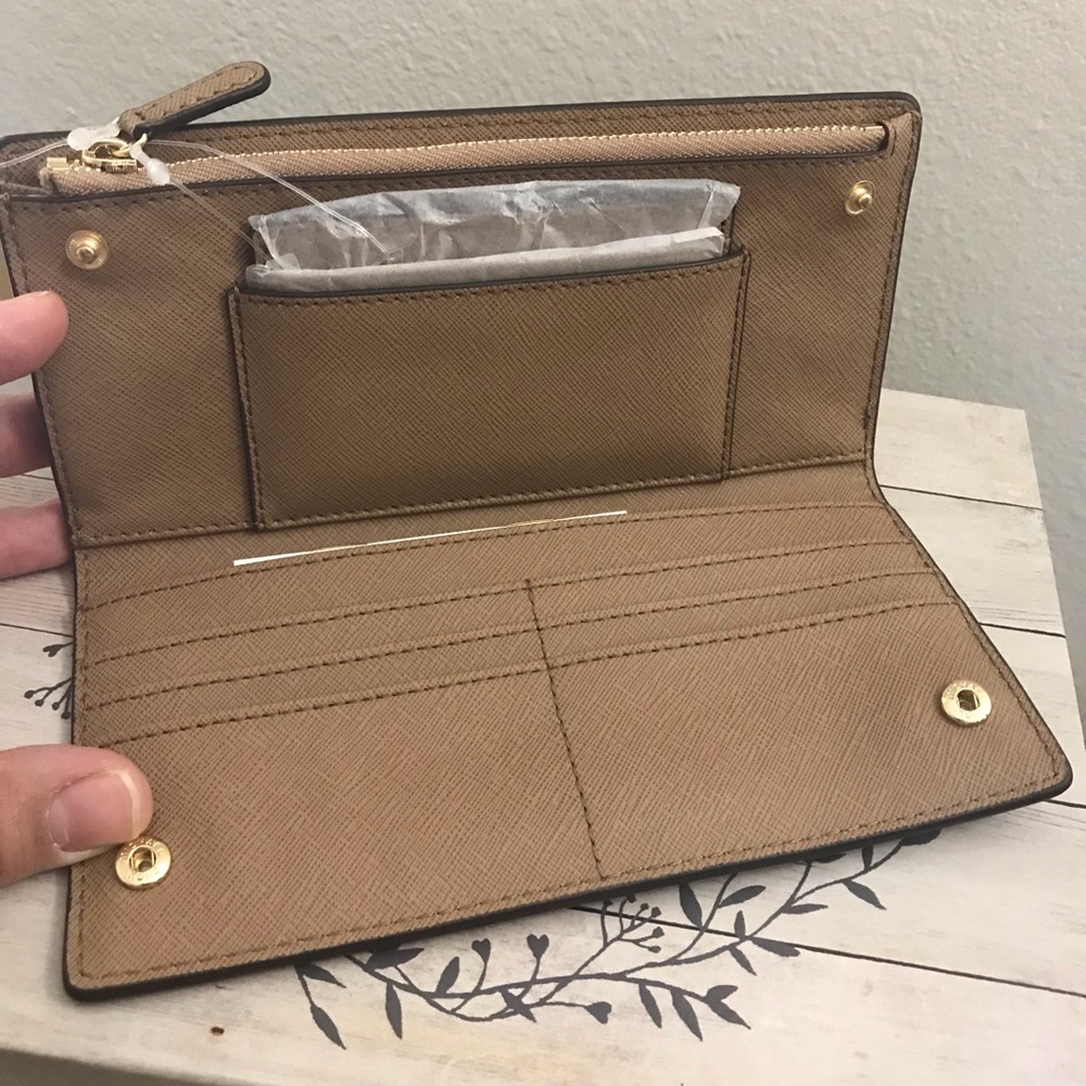 Sale ❗️Michael Kors wallet - Picture 5 of 8